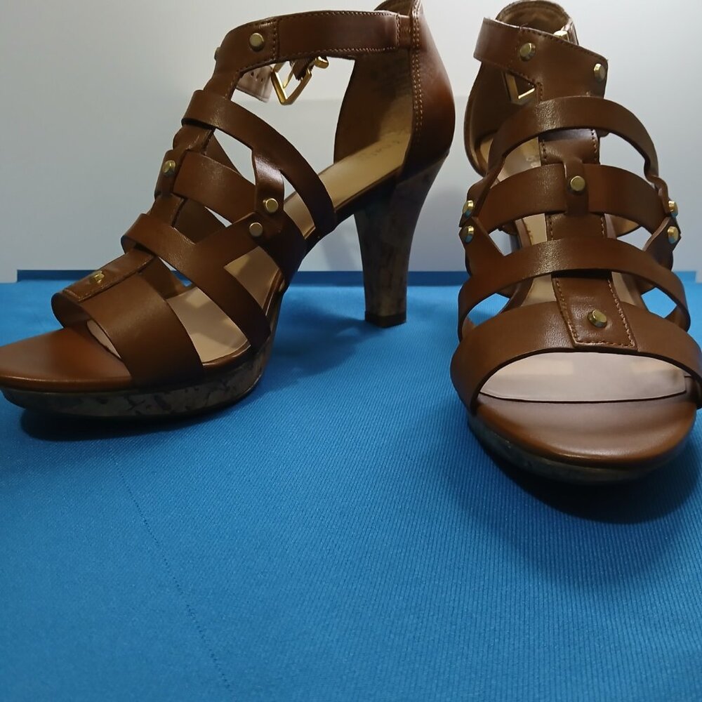 Naturalizer Derive, Saddle Tan Leather Heels Size 7W